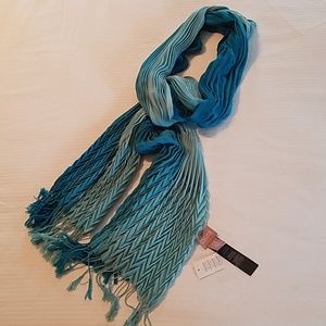 One size NWT Chico's scarf